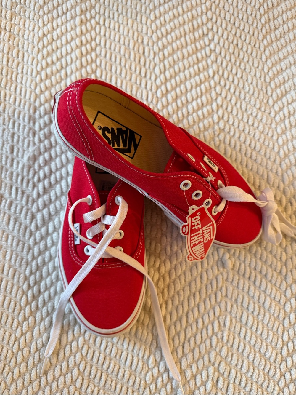 Vans Kids Classic Low-Top Canvas Sneakers in Red with White Laces